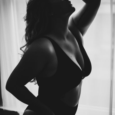 black and white-sexy-empowering-boudoir-nky