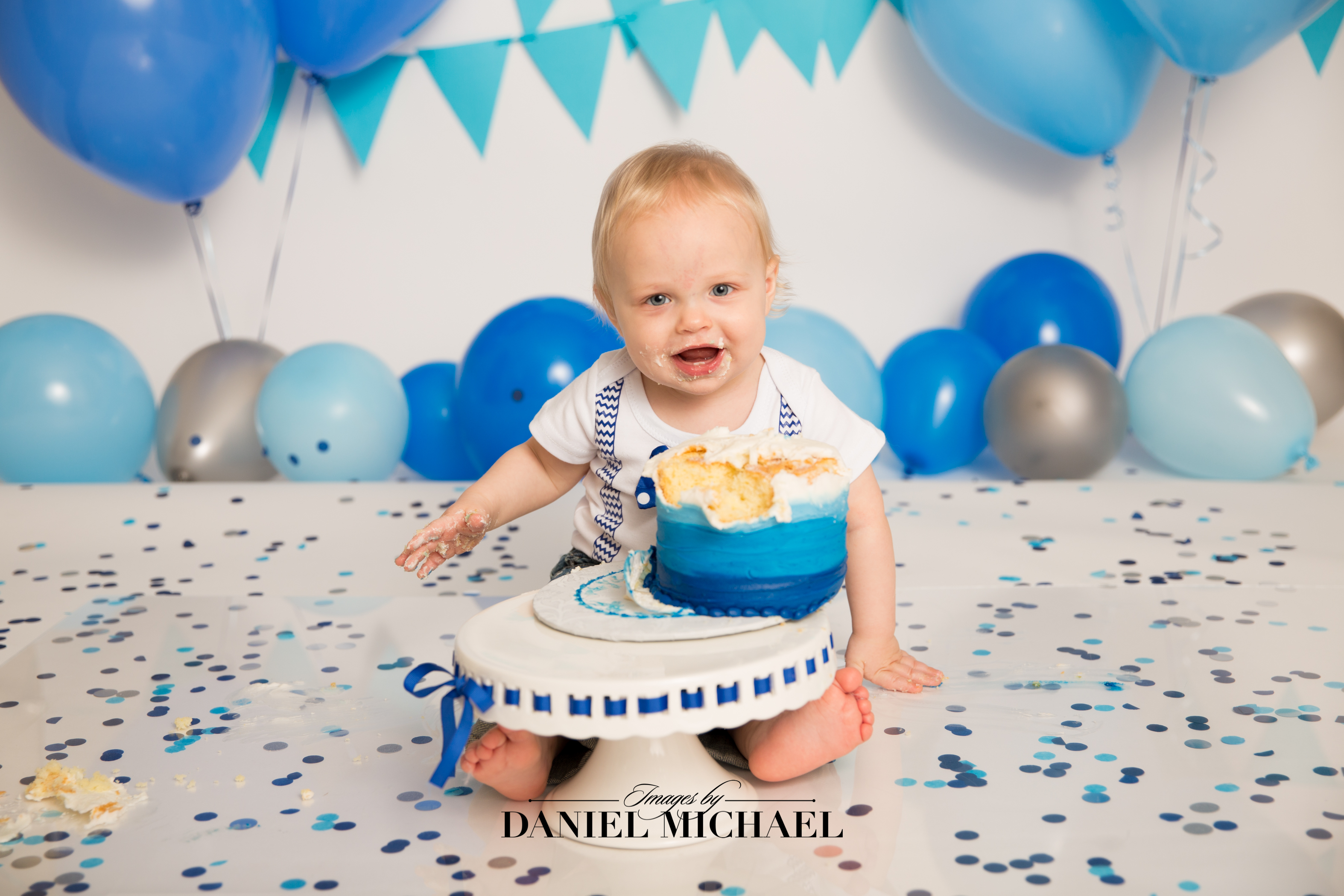 Cincinnati Cake Smash, Studio Portraits, Cincinnati Photography, Daniel Michael, Jessica Rist